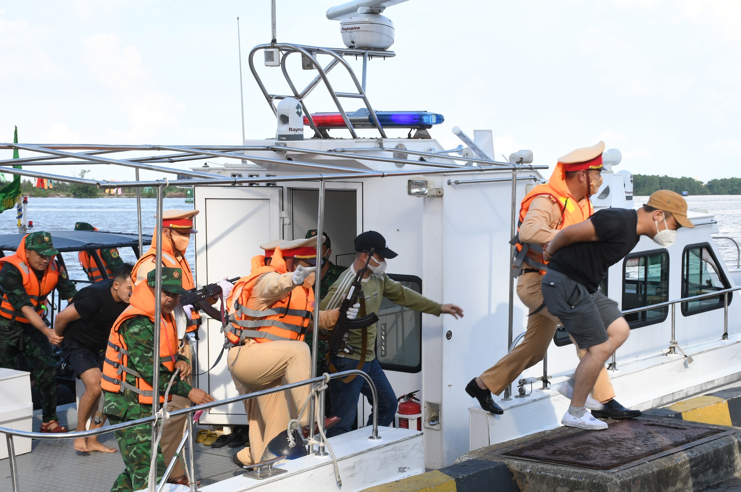 Quá trình xây dựng Dự án Luật Bảo vệ an ninh trật tự cơ sở